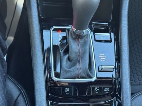 New 2026 Jeep Compass Trailhawk w/ Sun, Sound & Navigation Group AWD/4WD image 24