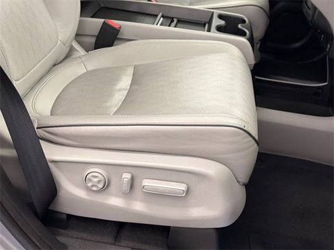 Used 2021 Honda Odyssey Elite image 12