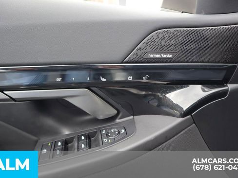 Used 2024 BMW i5 eDrive40i w/ Convenience Package image 15