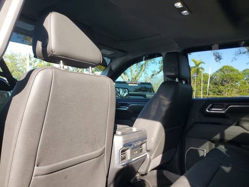 Certified 2022 GMC Sierra 1500 SLT w/ SLT Convenience Package image 15