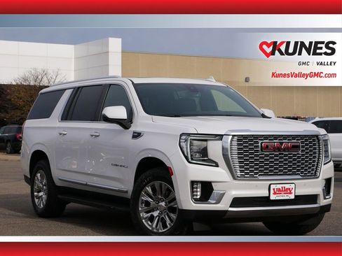 Used 2021 GMC Yukon XL Denali image 1