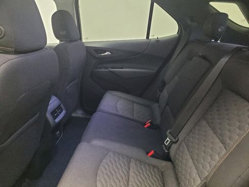 Used 2018 Chevrolet Equinox LT image 18