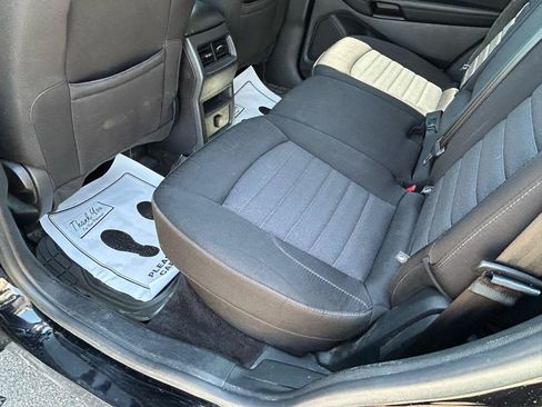 Used 2017 Ford Edge SE AWD/4WD image 9