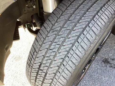 Used 2024 GMC Yukon Denali w/ Denali Reserve Package image 10