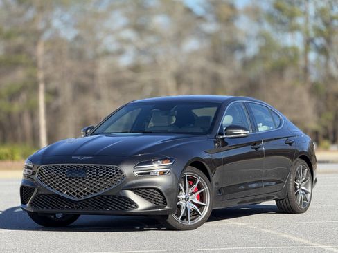 Used 2025 Genesis G70 2.5T image 7