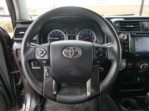 Used 2018 Toyota 4Runner TRD Off-Road image 11