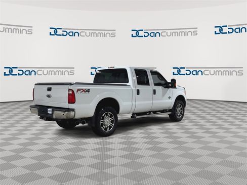 Used 2015 Ford F250 XLT w/ XLT Premium Package image 8