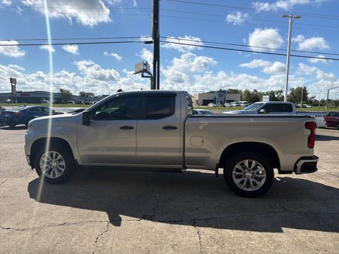 Used 2020 Chevrolet Silverado 1500 Custom w/ Custom Value Package RWD image 9
