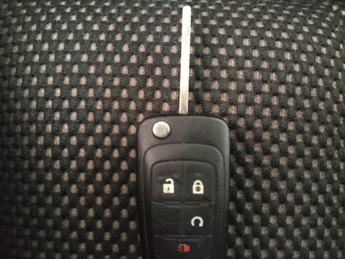 Used 2017 Chevrolet Equinox LS FWD image 32