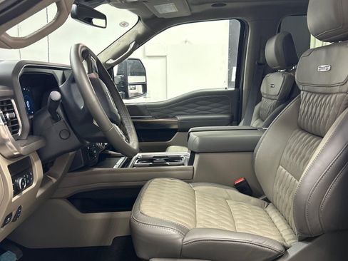 Used 2026 Ford F450 Platinum w/ Platinum Plus Package image 11