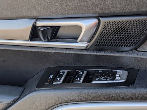 Used 2021 Kia Telluride S FWD image 27