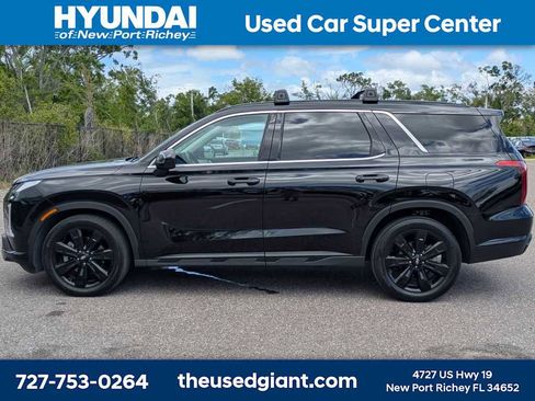 Used 2024 Hyundai Palisade XRT FWD image 2
