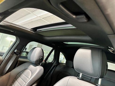 Used 2020 Mercedes-Benz GLC 300 4MATIC image 12