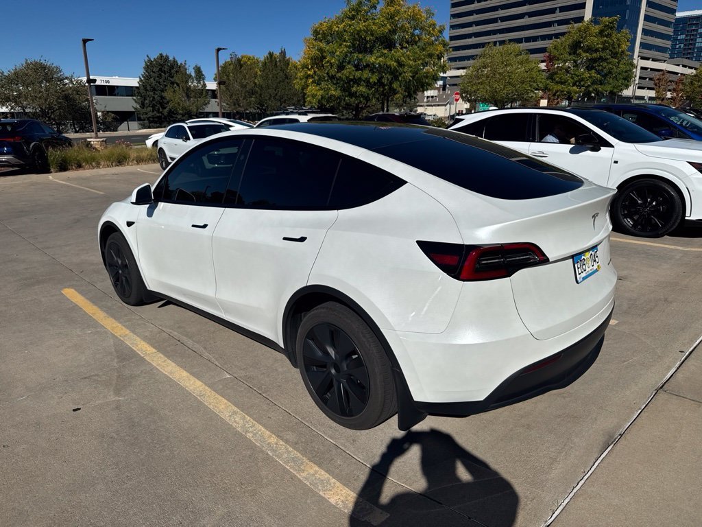 Used 2024 Tesla Model Y Long Range AWD/4WD image 4