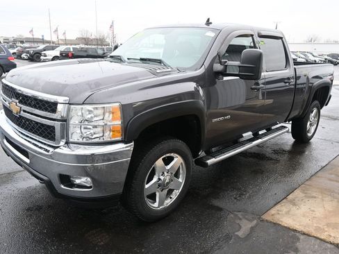 Used 2011 Chevrolet Silverado 2500 LT w/ Interior Plus Package image 17