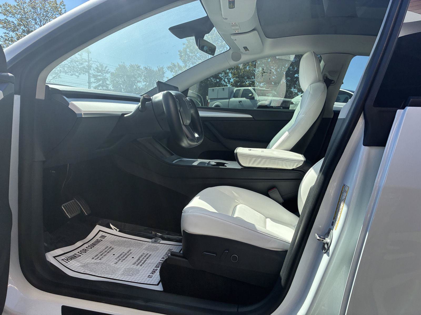 Used 2023 Tesla Model Y Long Range AWD/4WD image 20