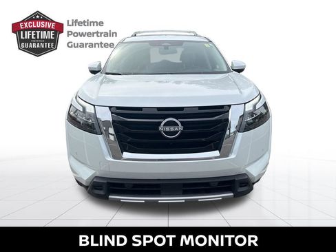 Certified 2025 Nissan Pathfinder SL AWD/4WD image 10