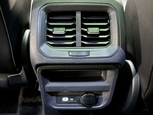 Used 2024 Volkswagen Tiguan SE R-Line image 23