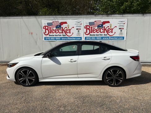 Used 2020 Nissan Sentra SR w/ Premium Package image 10