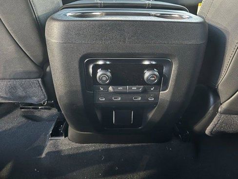 New 2026 GMC Yukon Elevation image 36