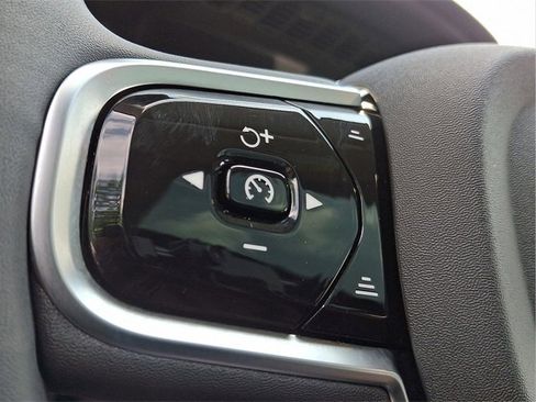 Certified 2024 Volvo XC90 B6 Plus image 20