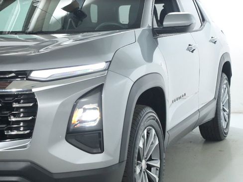 Used 2025 Chevrolet Equinox LT image 4