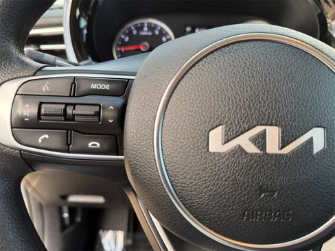 Used 2022 Kia K5 LX image 25