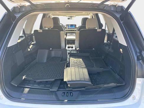 Used 2025 Lincoln Aviator Reserve w/ Equipment Group 201A AWD/4WD image 5