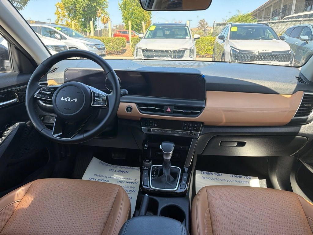 Certified 2024 Kia Seltos EX FWD image 9