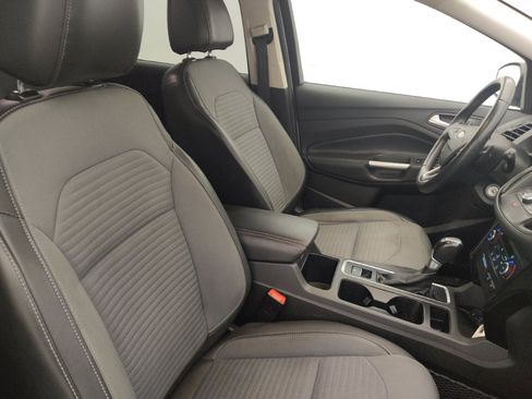 Used 2017 Ford Escape SE w/ Equipment Group 201A FWD image 21