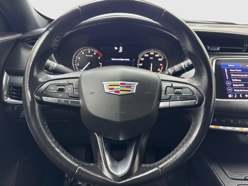 Used 2023 Cadillac XT4 Premium Luxury FWD image 19