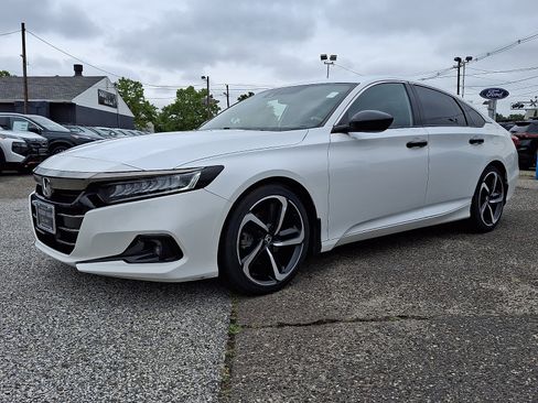 Used 2022 Honda Accord Sport image 3