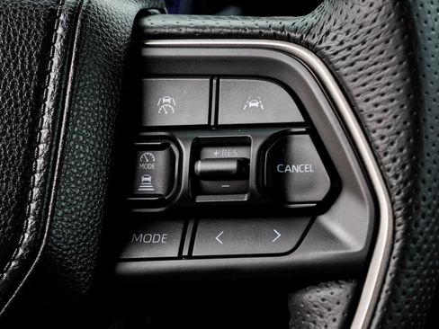 Certified 2025 Toyota Tacoma TRD Off-Road AWD/4WD image 35