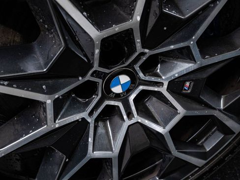 Used 2024 BMW X7 M60i w/ Executive Package image 8