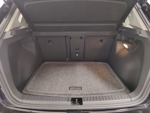 Certified 2023 Volkswagen Taos SE AWD/4WD image 12