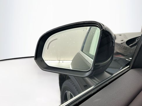 Used 2025 Volvo XC40 B5 Core image 16