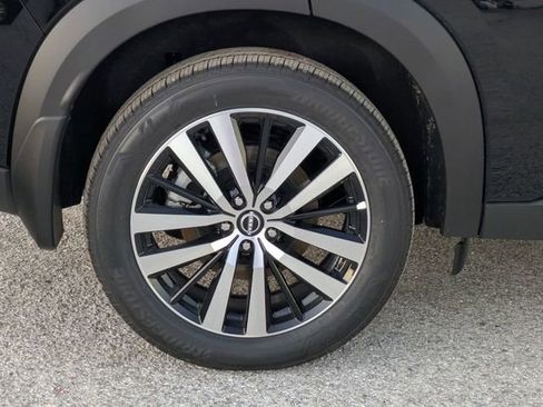 New 2025 Nissan Pathfinder Platinum w/ Cargo Package image 12