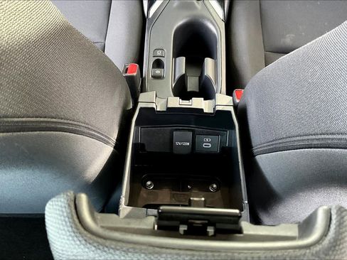 Used 2023 Toyota Corolla LE image 32