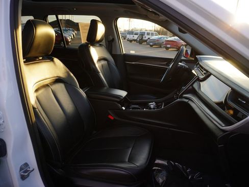 Used 2022 Jeep Grand Cherokee Limited 4xe image 26