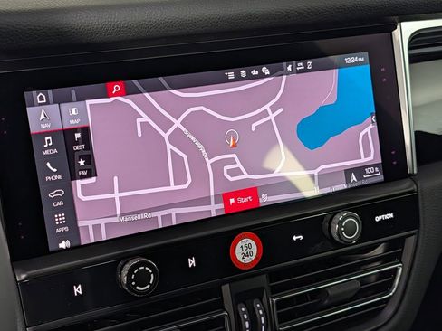 New 2026 Porsche Macan image 32