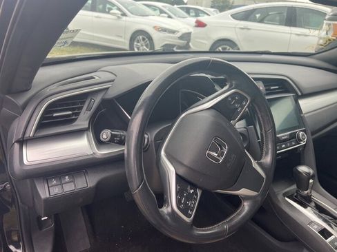 Used 2017 Honda Civic Touring image 18