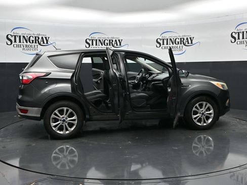 Used 2017 Ford Escape SE FWD image 35