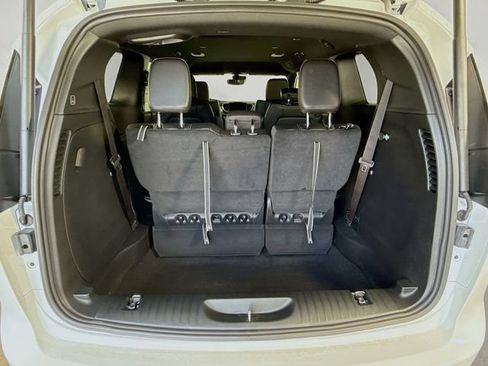 New 2027 Chrysler Pacifica Select FWD image 25