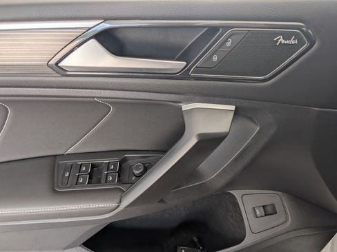 Used 2024 Volkswagen Tiguan SEL R-Line AWD/4WD image 16