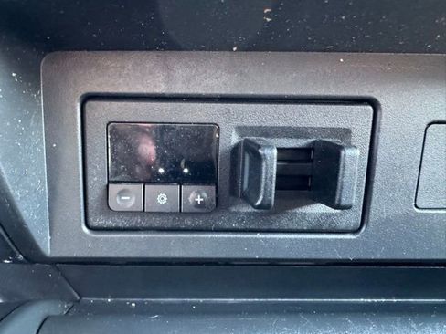 Used 2021 Nissan Titan PRO-4X w/ Pro-4x Convenience Package AWD/4WD image 32
