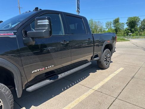 Used 2021 GMC Sierra 2500 AT4 w/ AT4 Premium Plus Package AWD/4WD image 2
