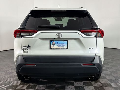 Used 2021 Toyota RAV4 XLE Premium FWD image 8
