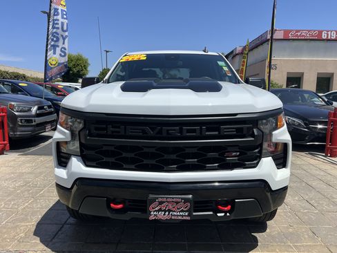 Used 2023 Chevrolet Silverado 1500 Custom Trail Boss w/ LPO, Dark Essentials Package AWD/4WD image 3