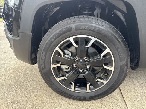 Used 2023 Jeep Renegade Trailhawk AWD/4WD image 11
