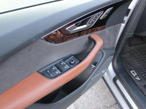 Used 2019 Audi Q7 3.0T Prestige image 26